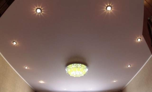 Натяжной потолок для дома Матовый с подсветкой