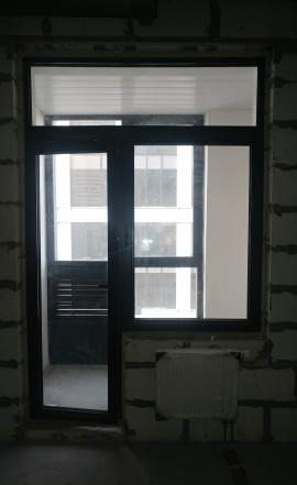 Черусти алюминиевое окно с дверью на балкон 2 шт
