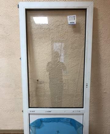 Балконная пластиковая дверь(новая)