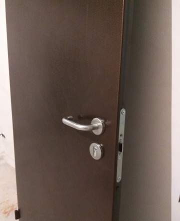  входную металлическую дверь