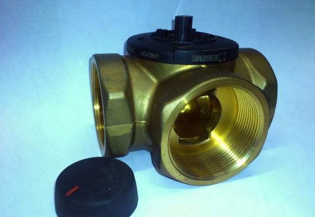 Трехходовой смесительный клапан VRG 131-40-50